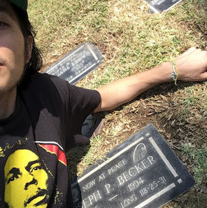 Meet your Posher, Maxwell